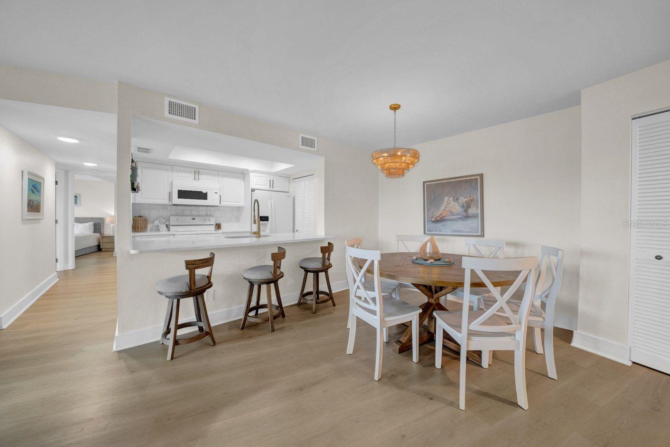 7537 BAYSHORE DR #406