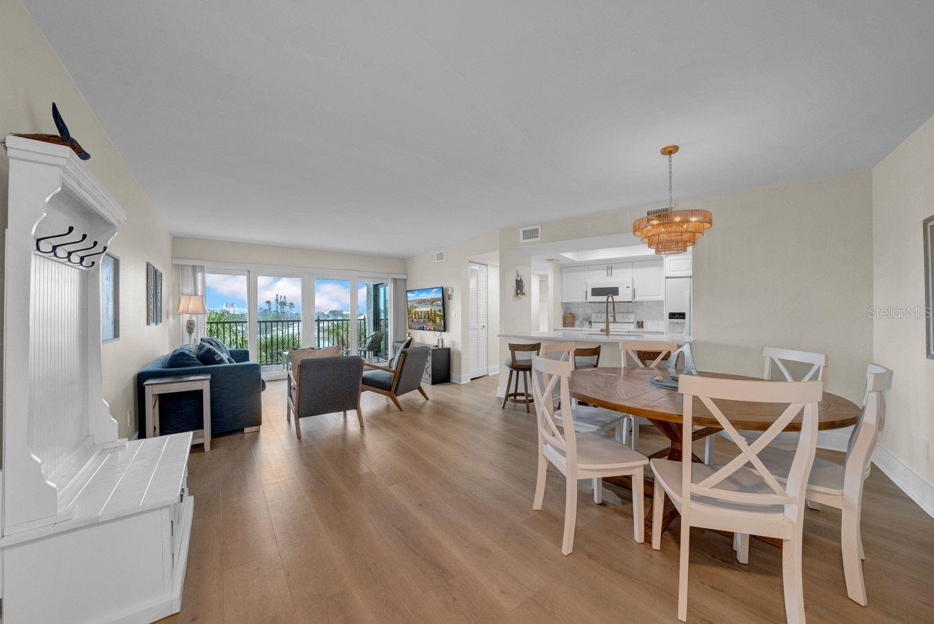 7537 BAYSHORE DR #406
