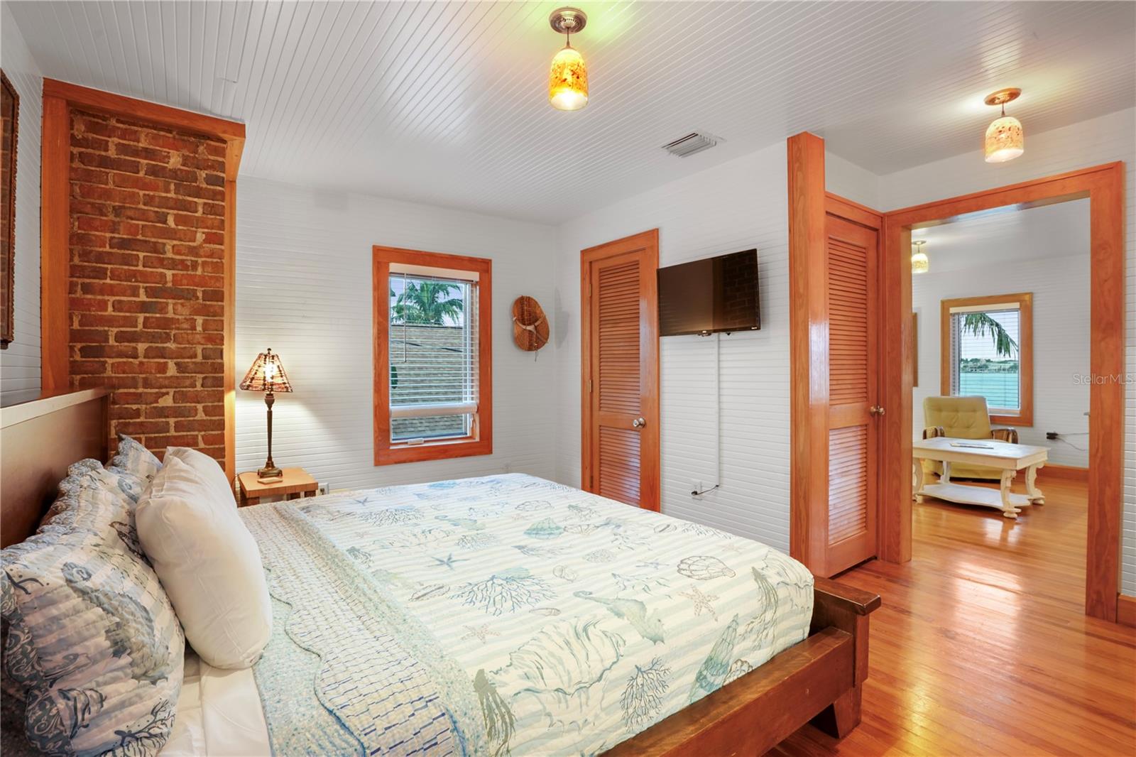 702 PASS A GRILLE WAY