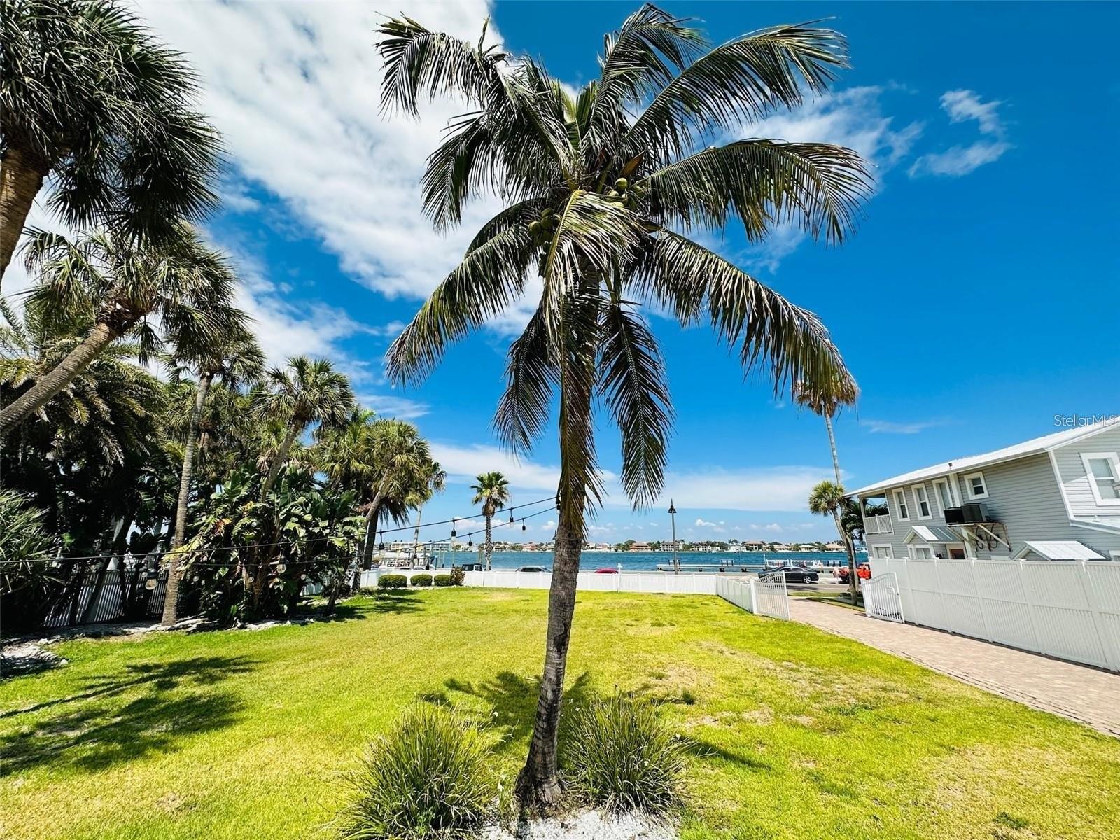 702 PASS A GRILLE WAY