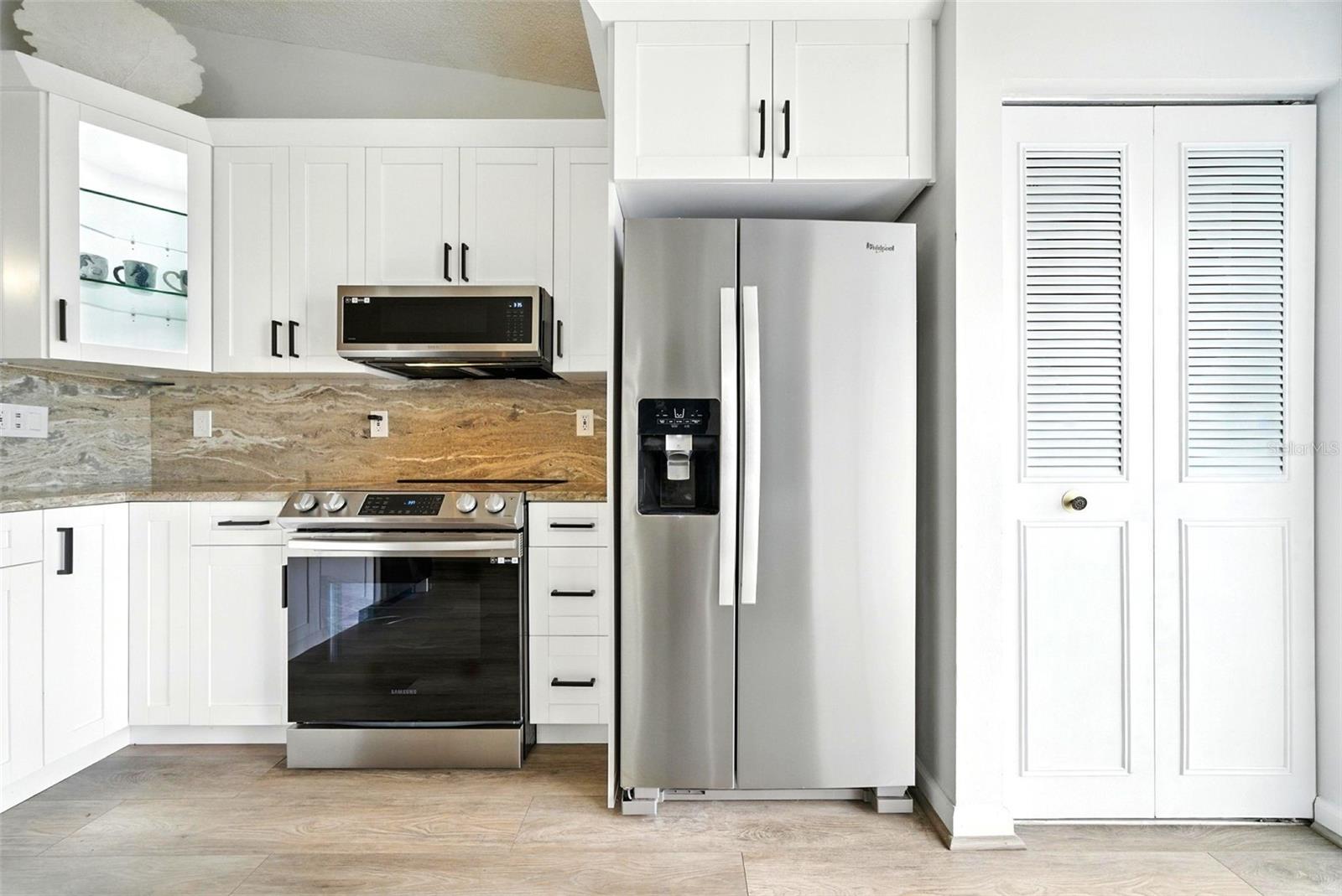 1725 PINE RIDGE WAY E #C