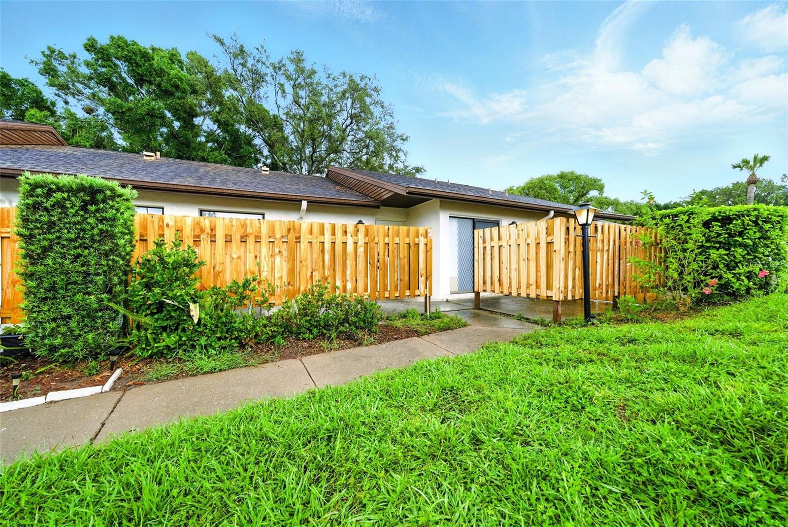 1725 PINE RIDGE WAY E #C