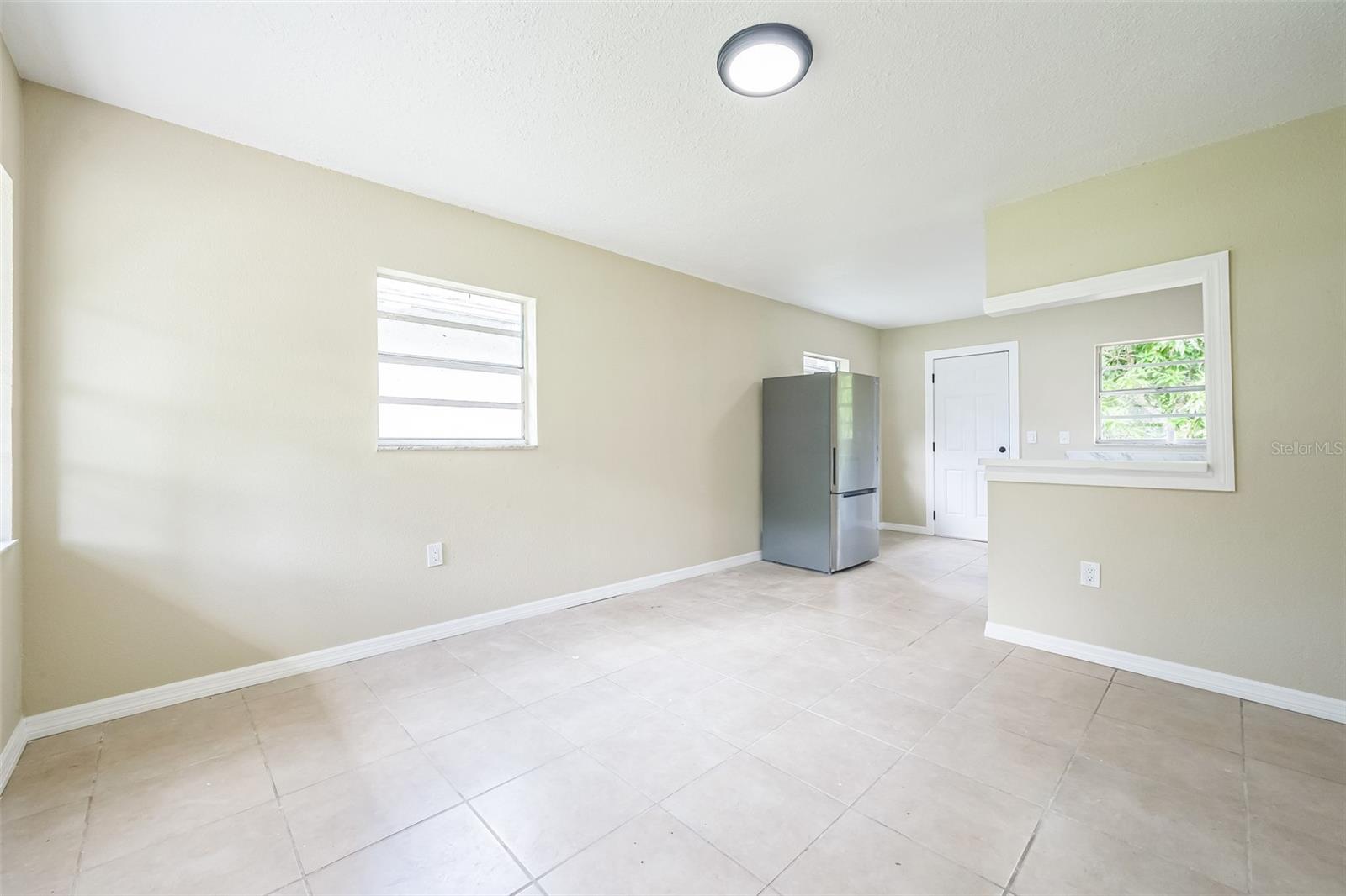 314 W OWENS AVE