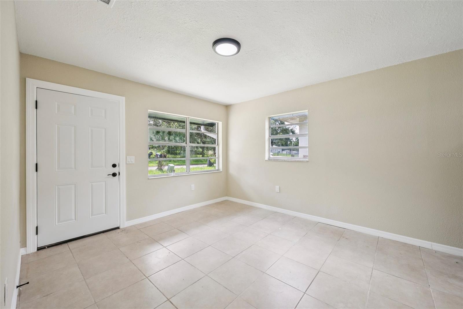 314 W OWENS AVE