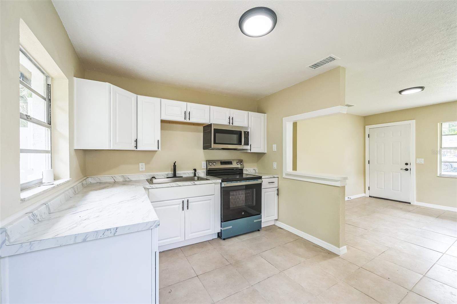 314 W OWENS AVE