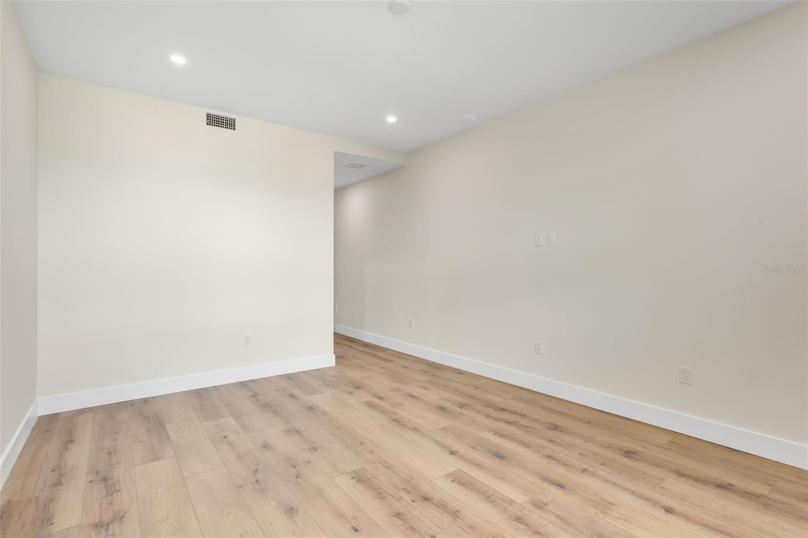 455 PINELLAS BAYWAY S #3B