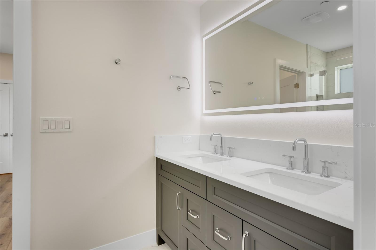 455 PINELLAS BAYWAY S #3B