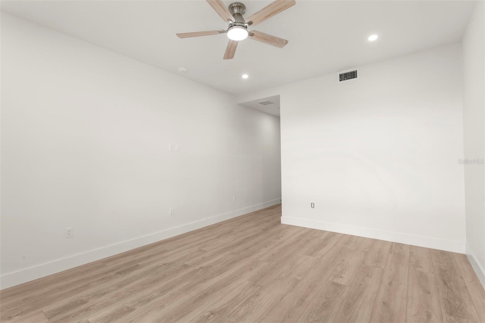 455 PINELLAS BAYWAY S #2A, 2B, 3B, 4A