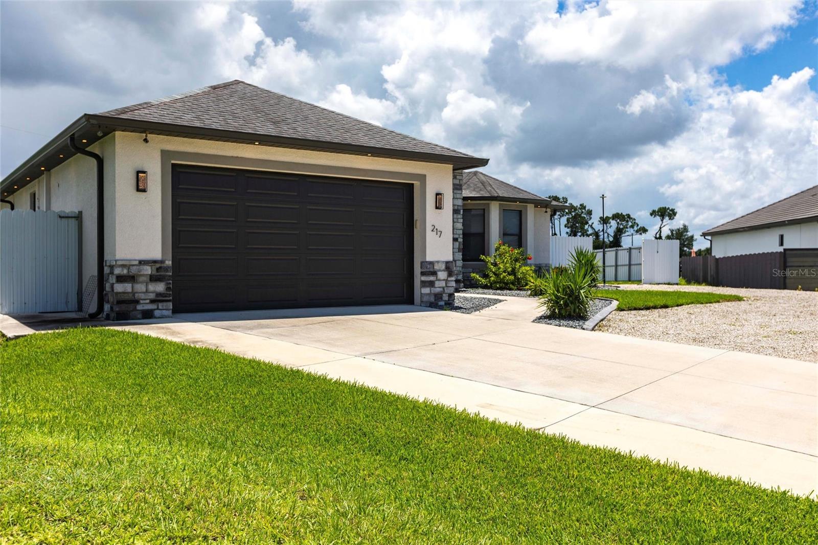 217 SW 10TH PL