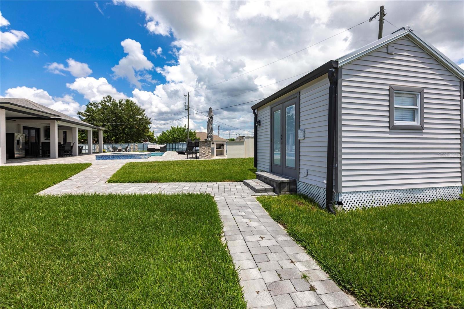 217 SW 10TH PL