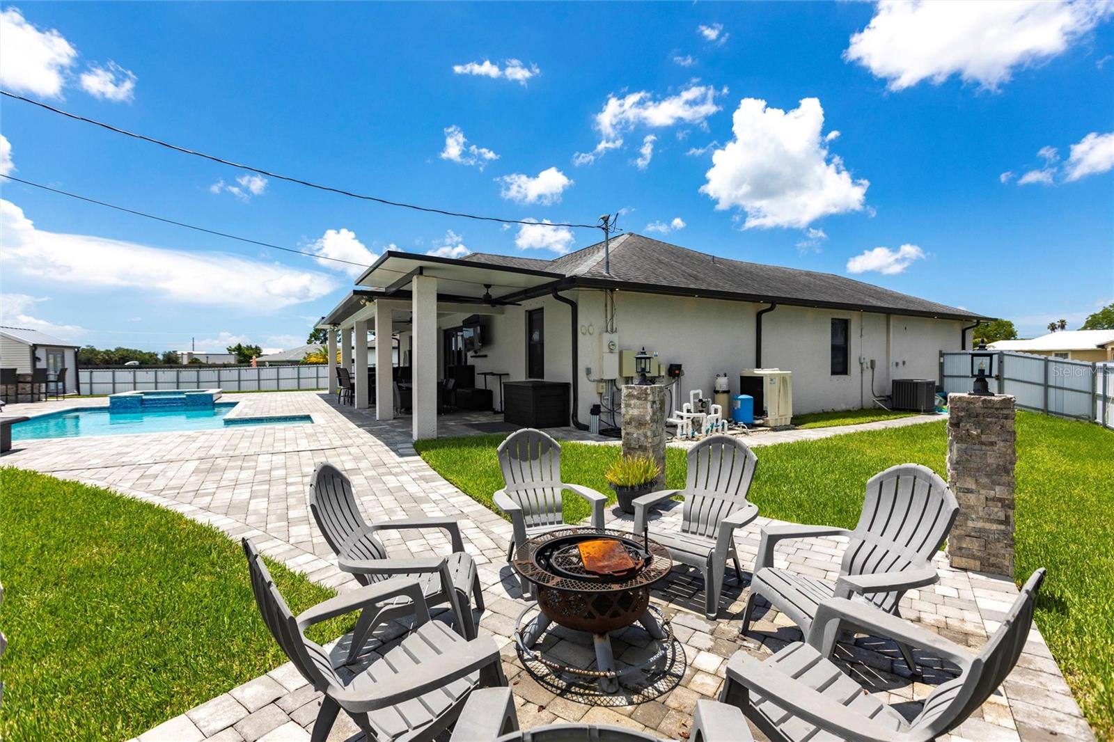 217 SW 10TH PL