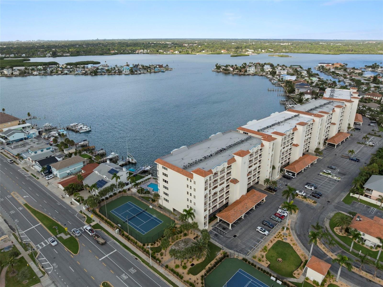 17715 GULF BLVD #302