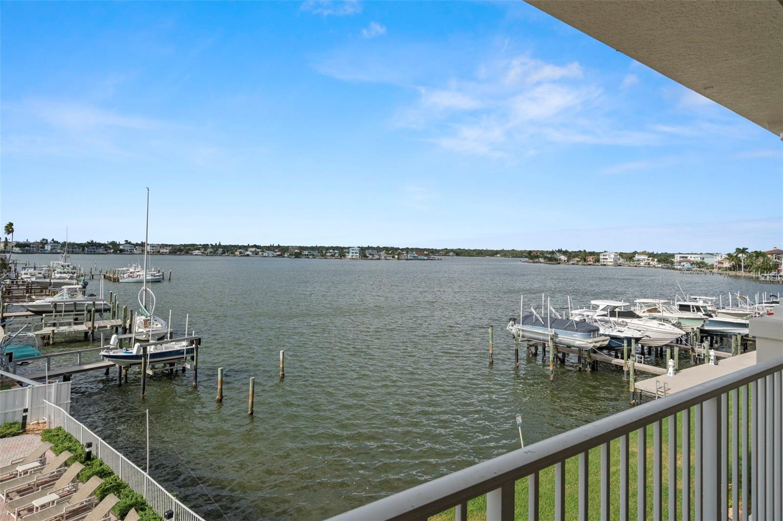 17715 GULF BLVD #302