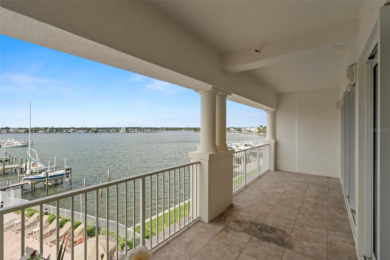 17715 GULF BLVD #302