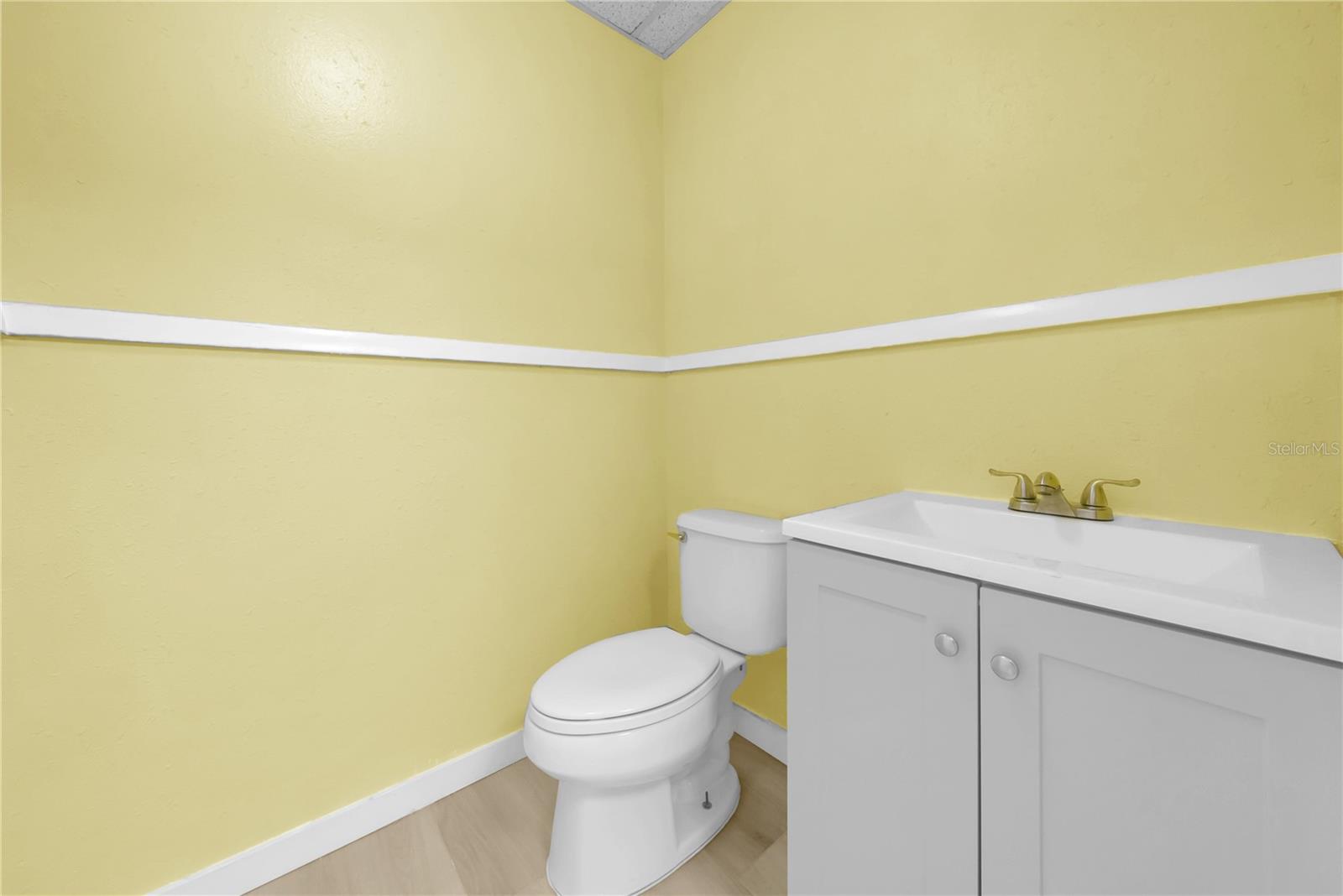 1419 SUNSET POINT RD