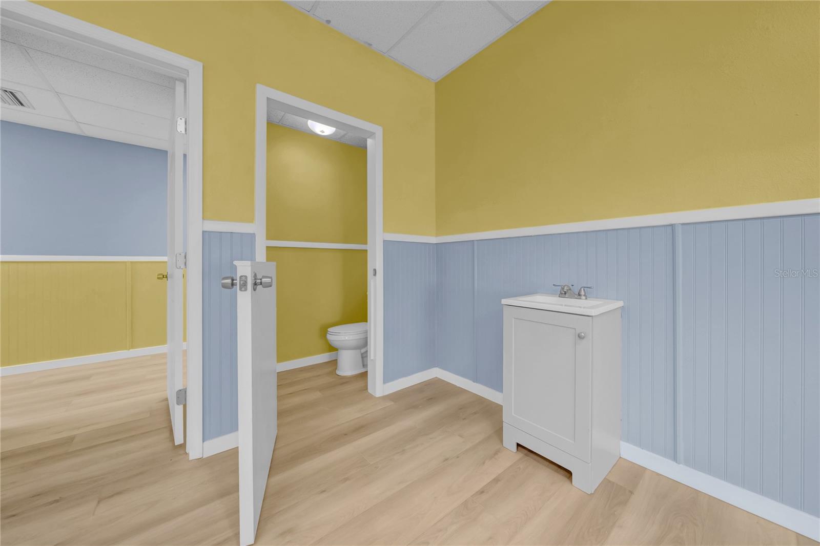 1419 SUNSET POINT RD