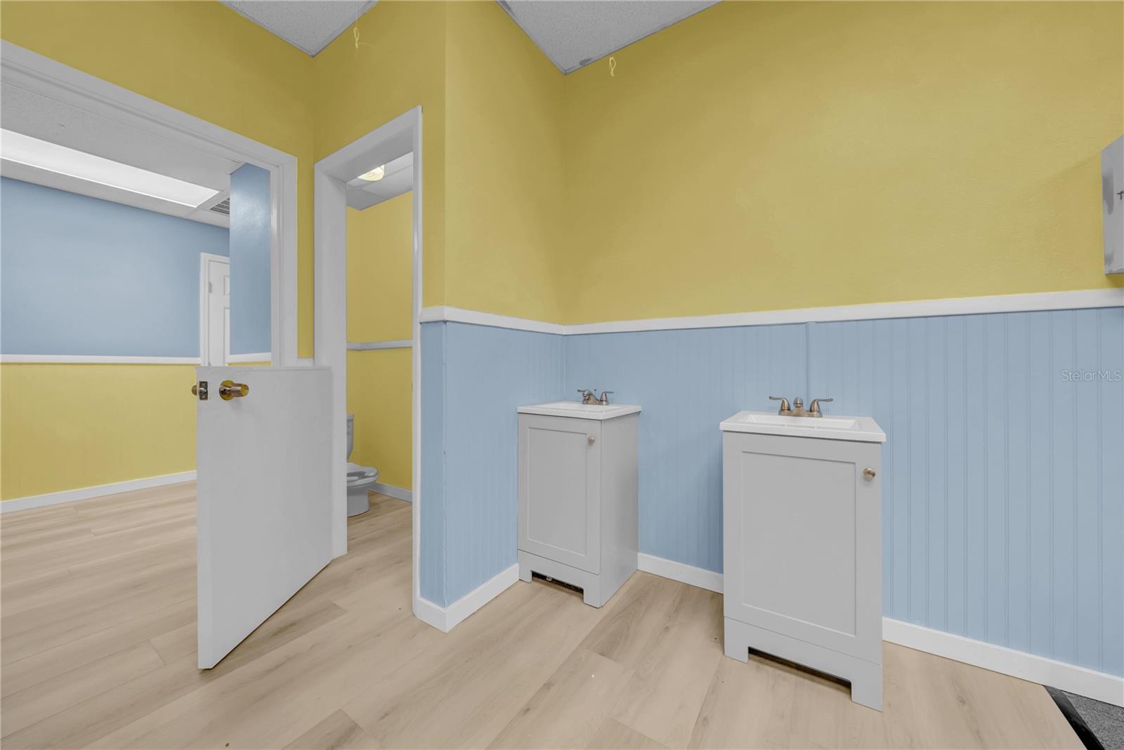 1419 SUNSET POINT RD