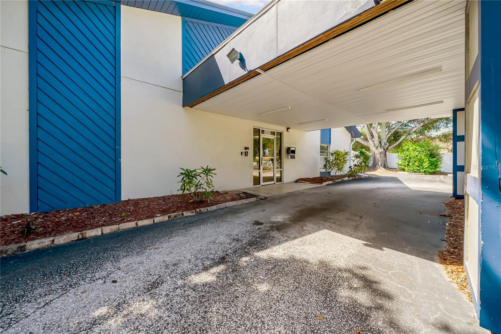 1419 SUNSET POINT RD