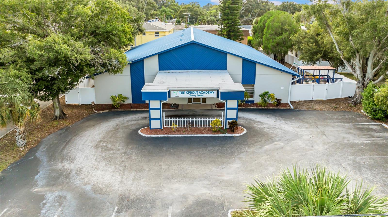 1419 SUNSET POINT RD