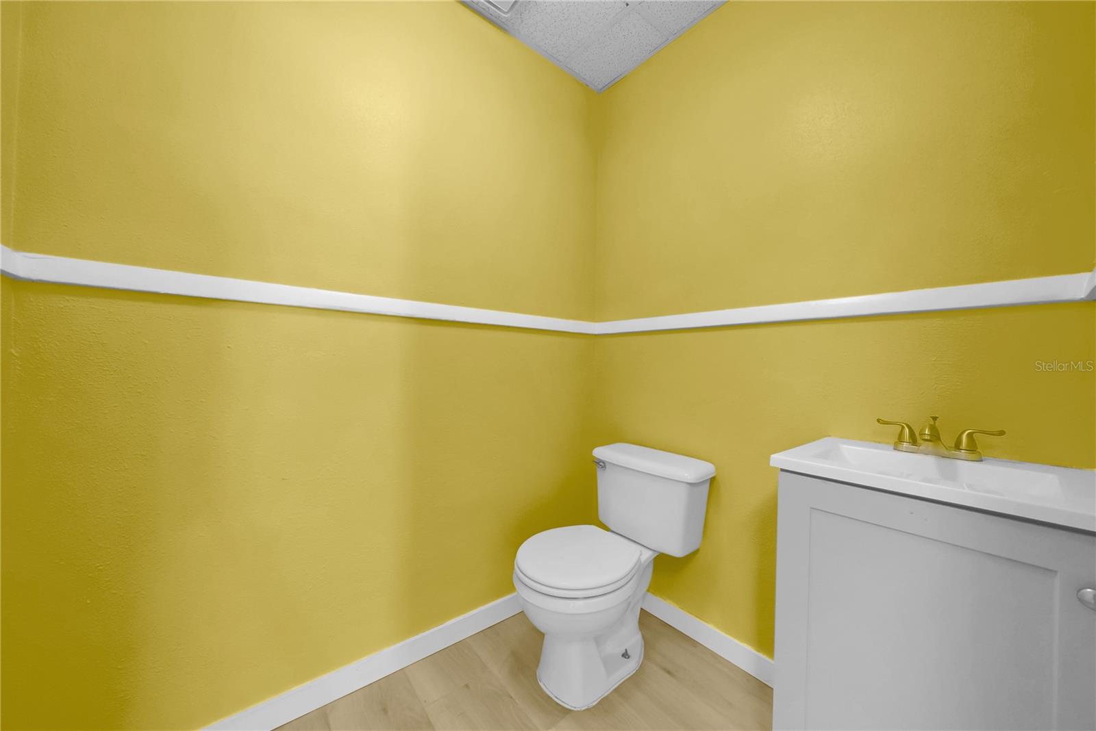 1419 SUNSET POINT RD