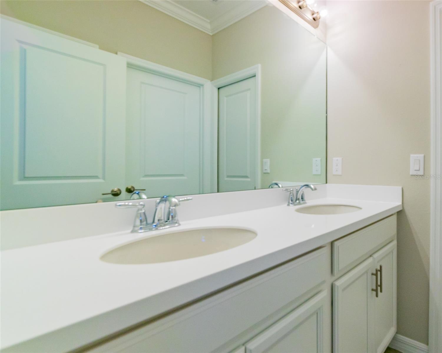 34087 ASTORIA CIR