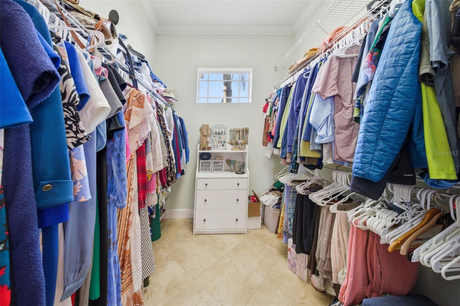 122 WATERBERRY DR