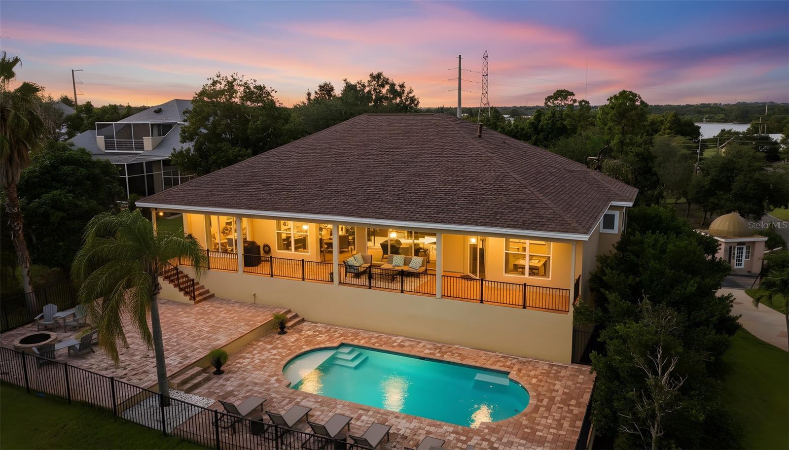 122 WATERBERRY DR