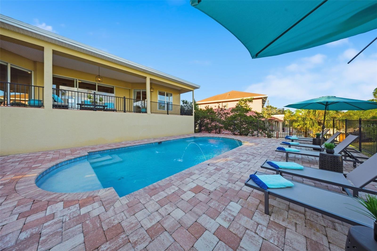 122 WATERBERRY DR