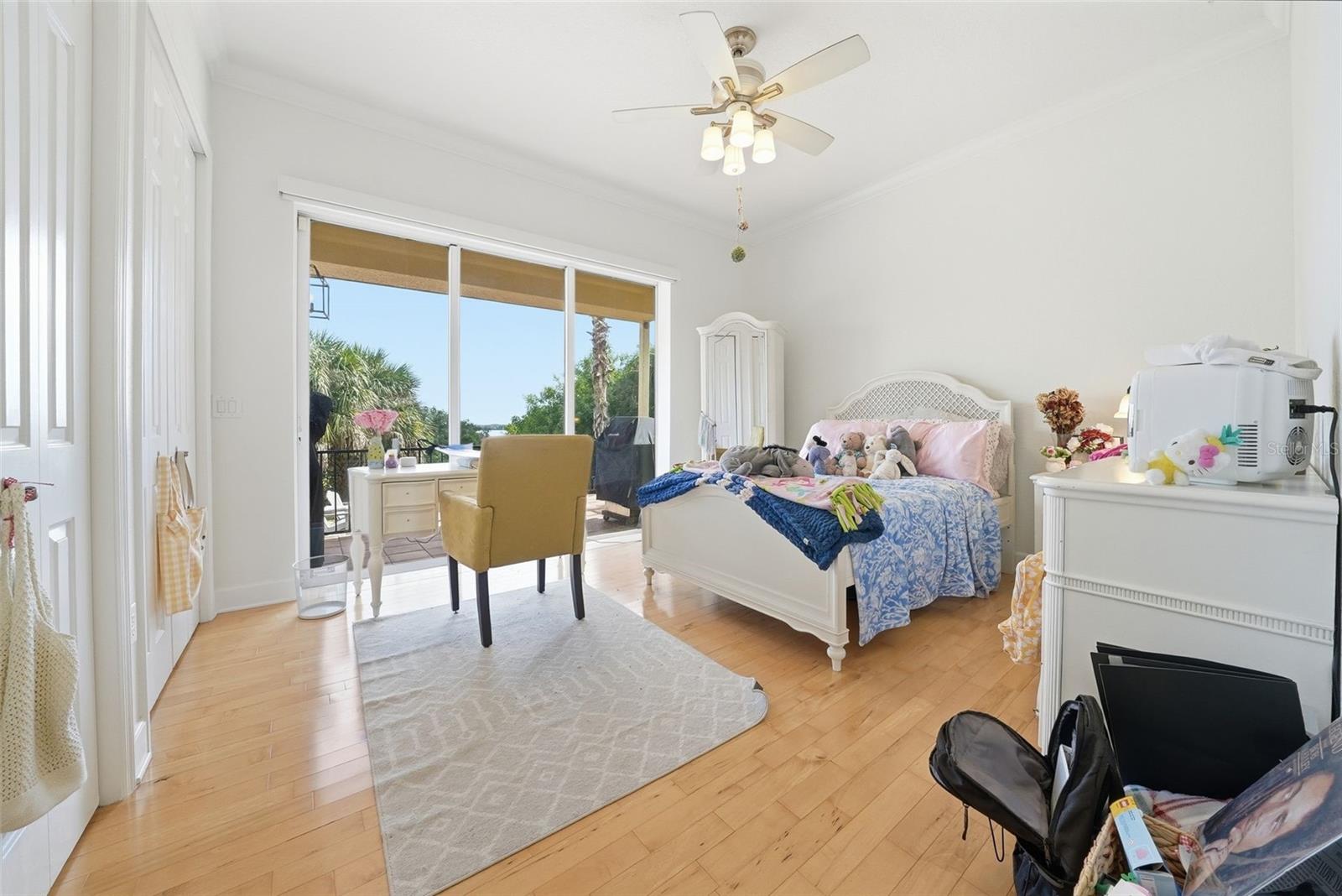 122 WATERBERRY DR