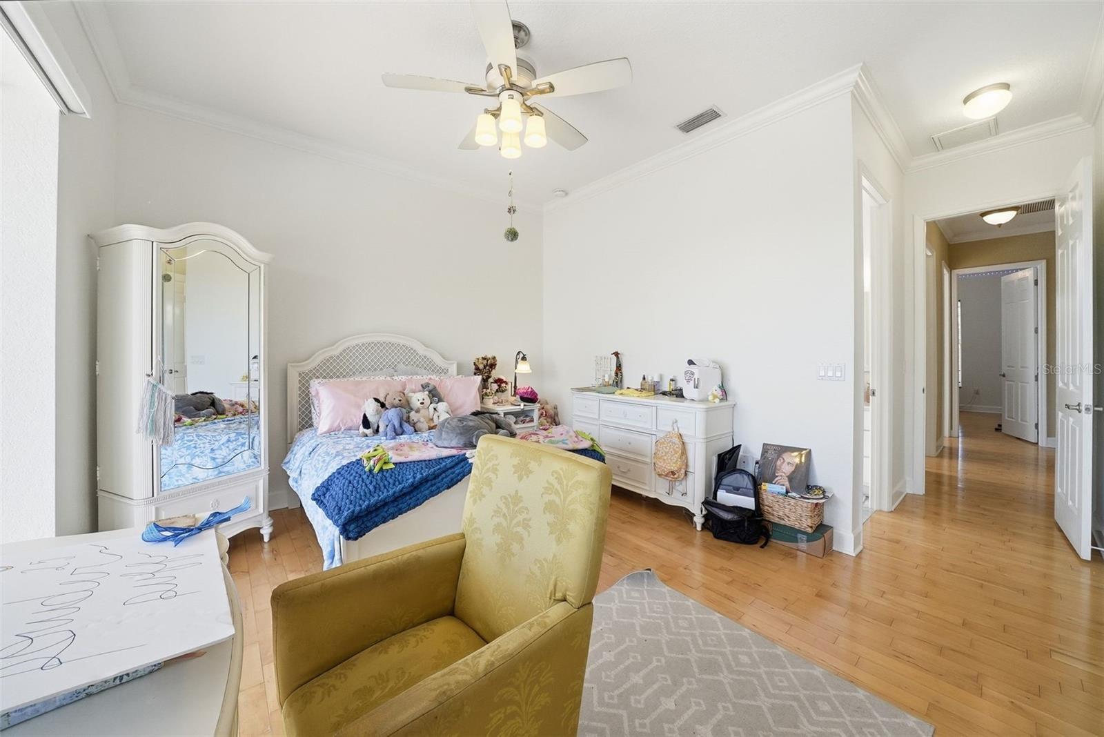 122 WATERBERRY DR
