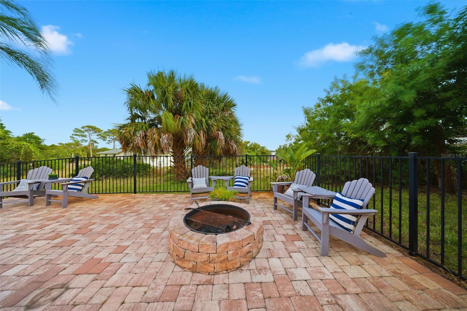 122 WATERBERRY DR