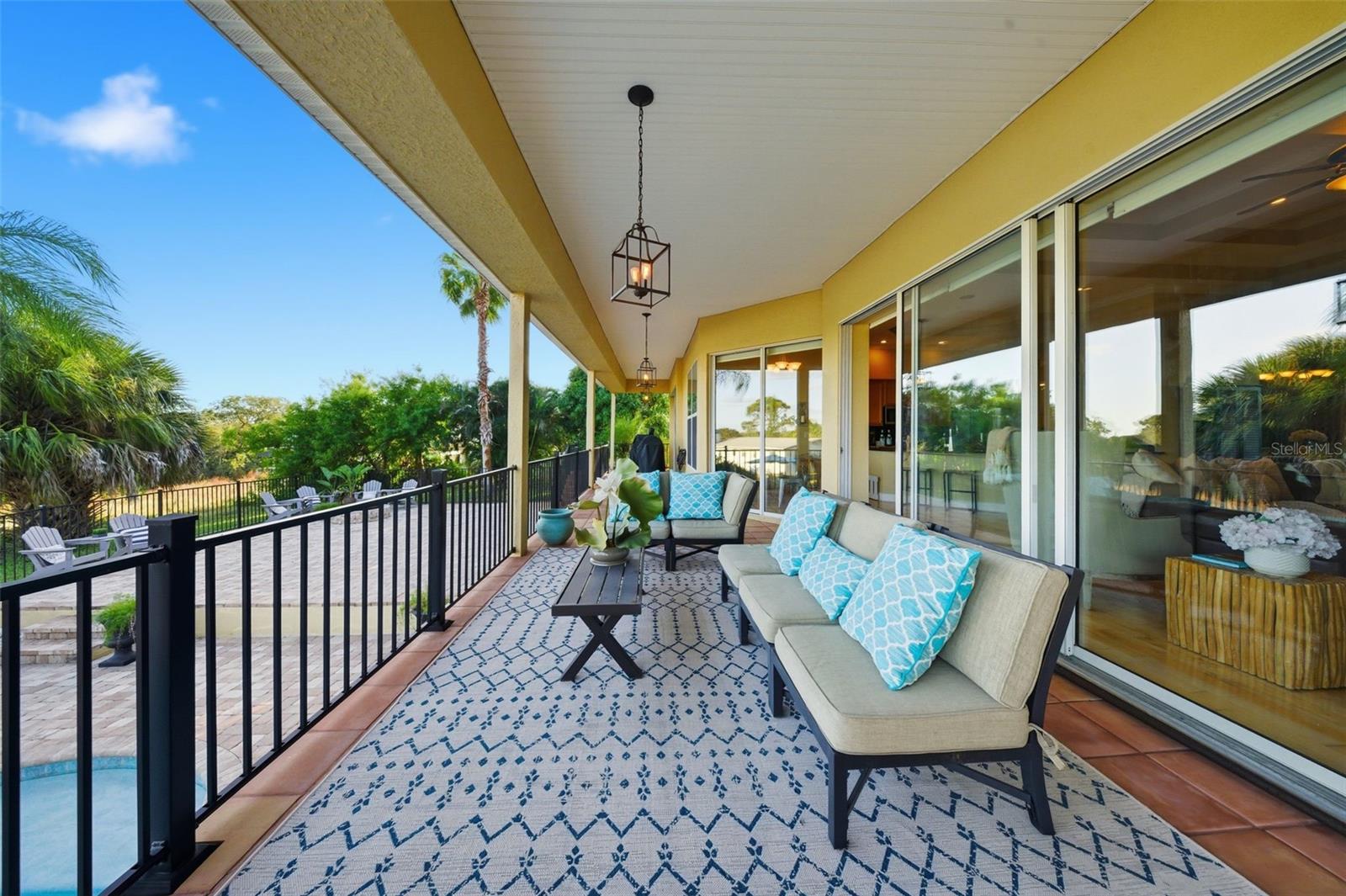 122 WATERBERRY DR