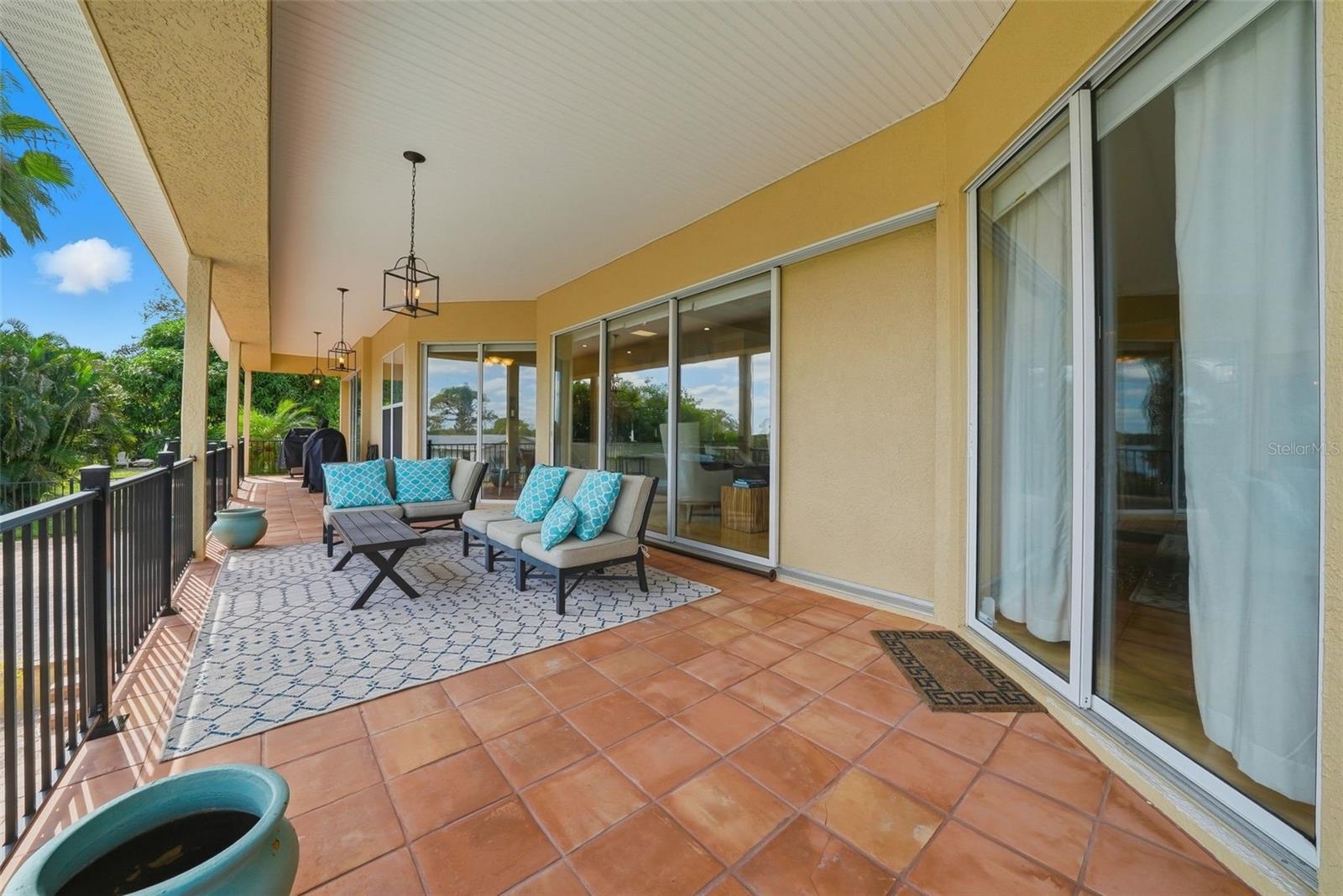 122 WATERBERRY DR