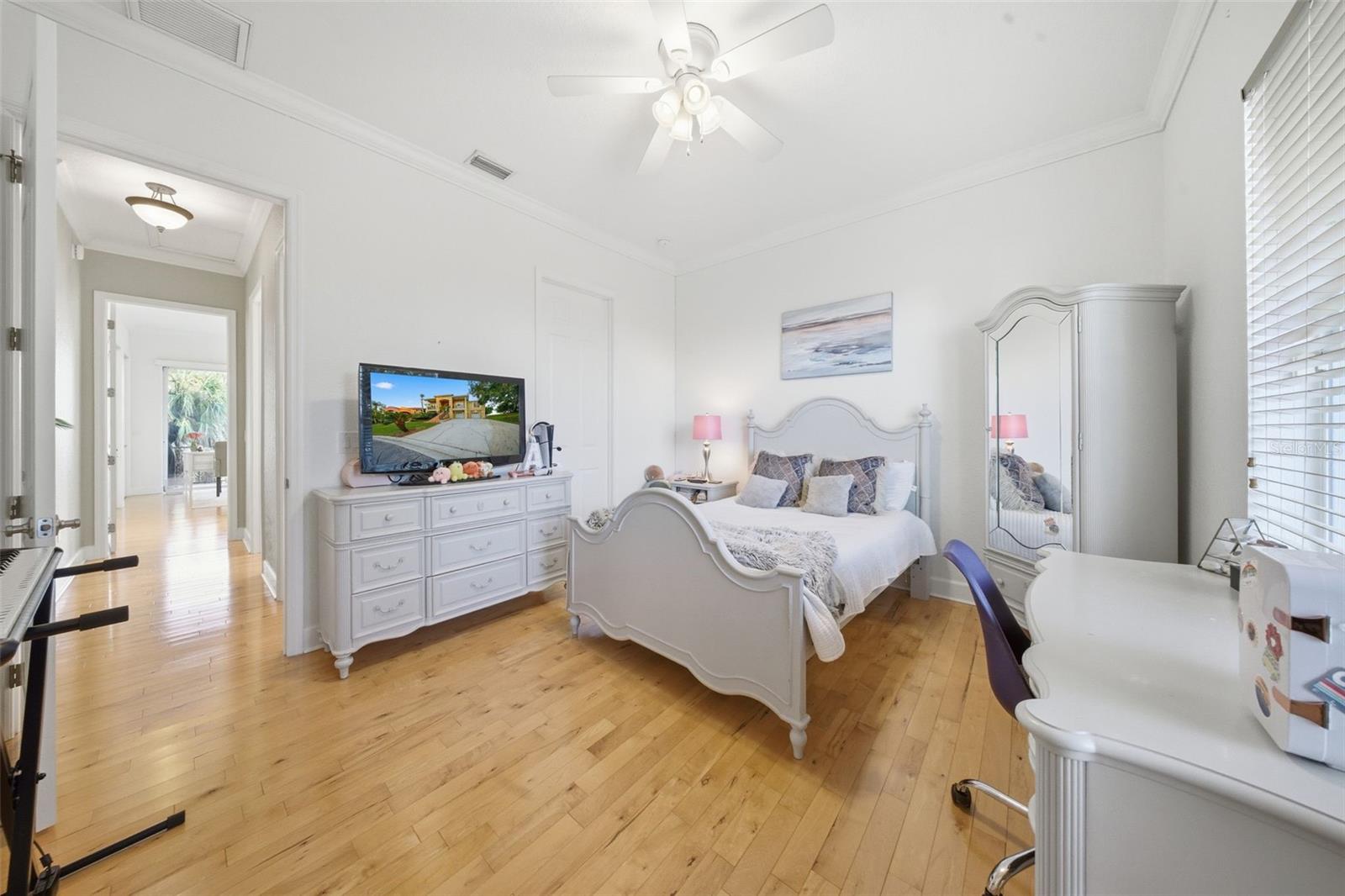 122 WATERBERRY DR