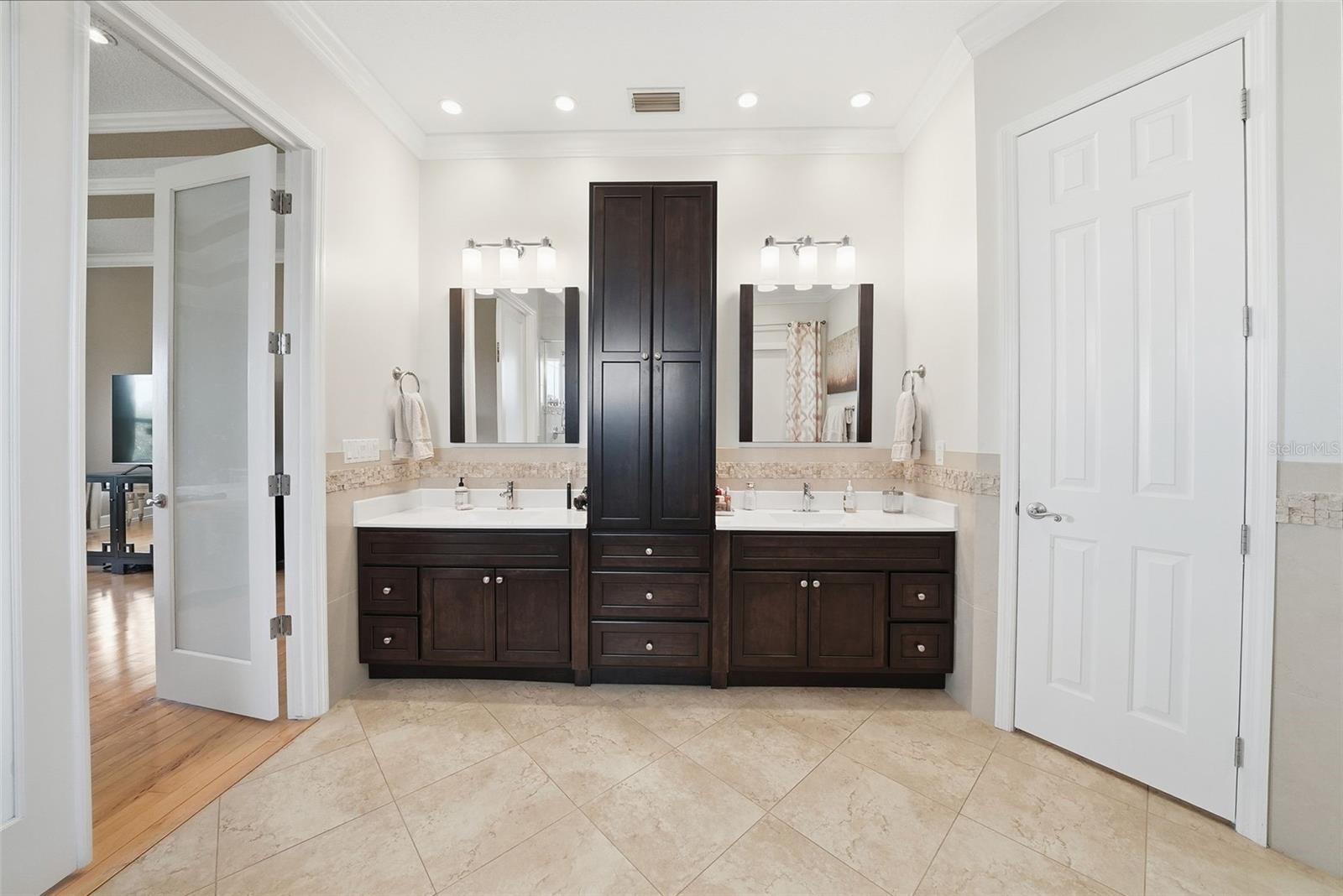 122 WATERBERRY DR