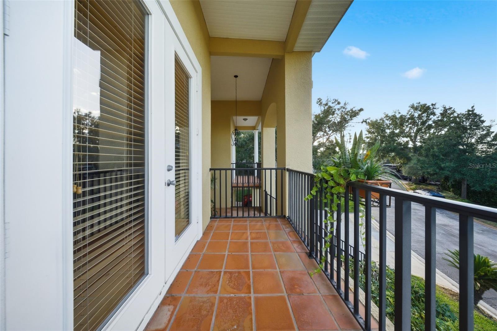 122 WATERBERRY DR