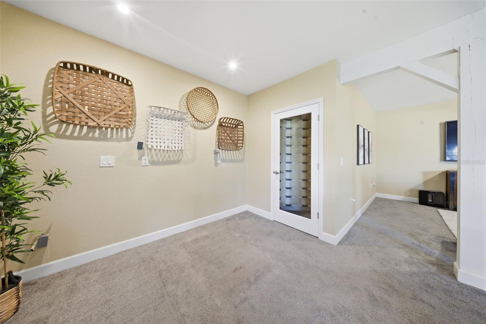 122 WATERBERRY DR
