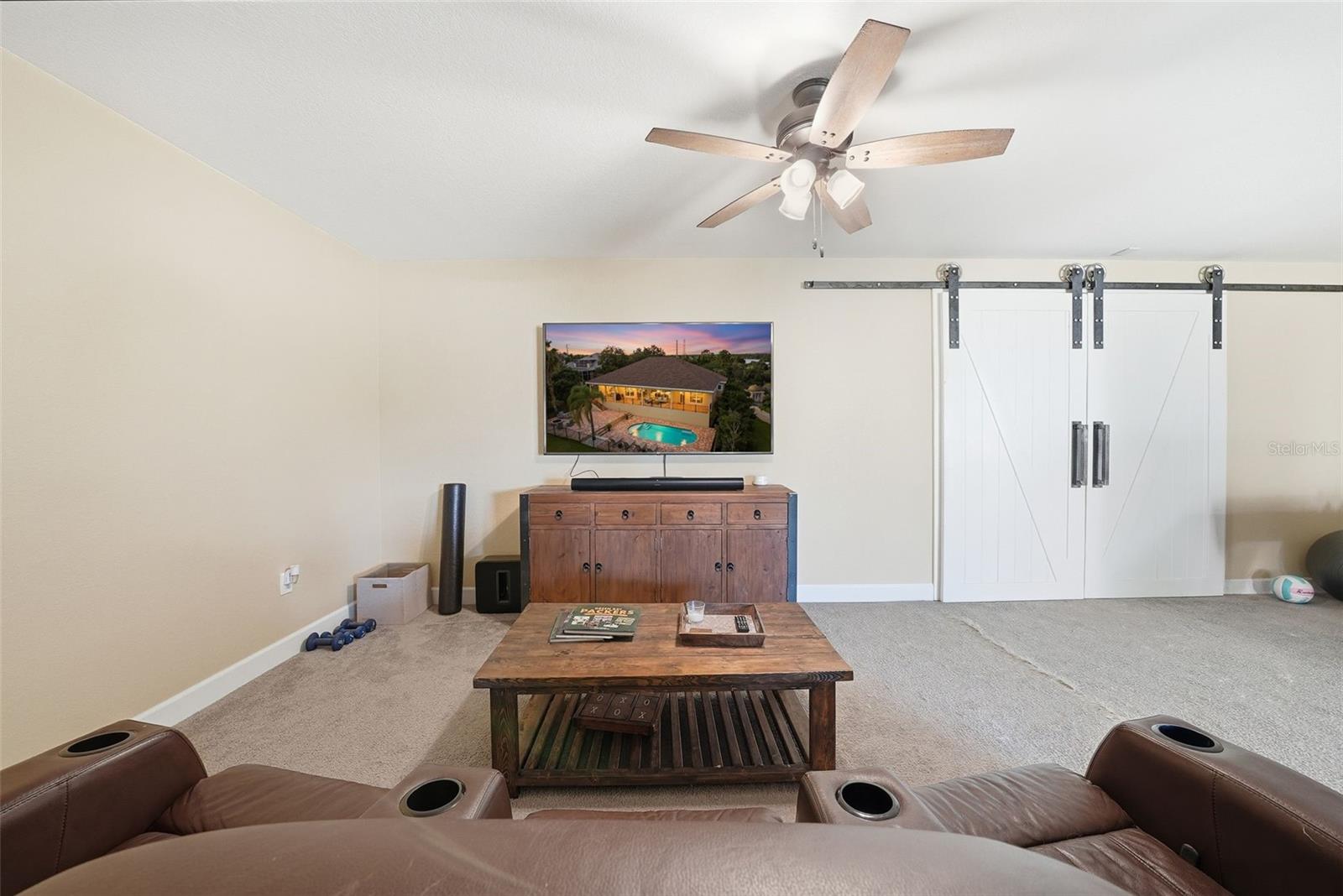 122 WATERBERRY DR
