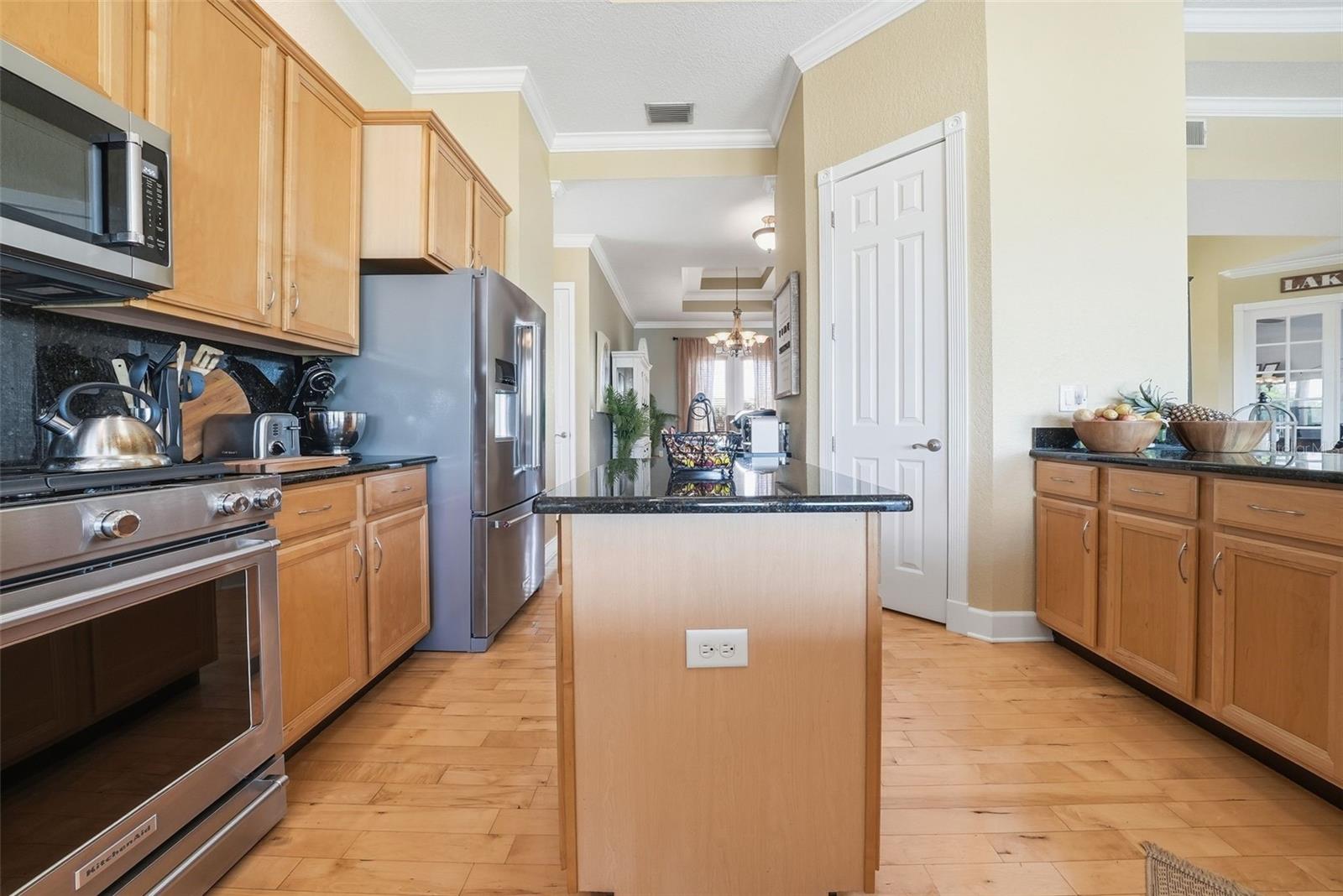 122 WATERBERRY DR