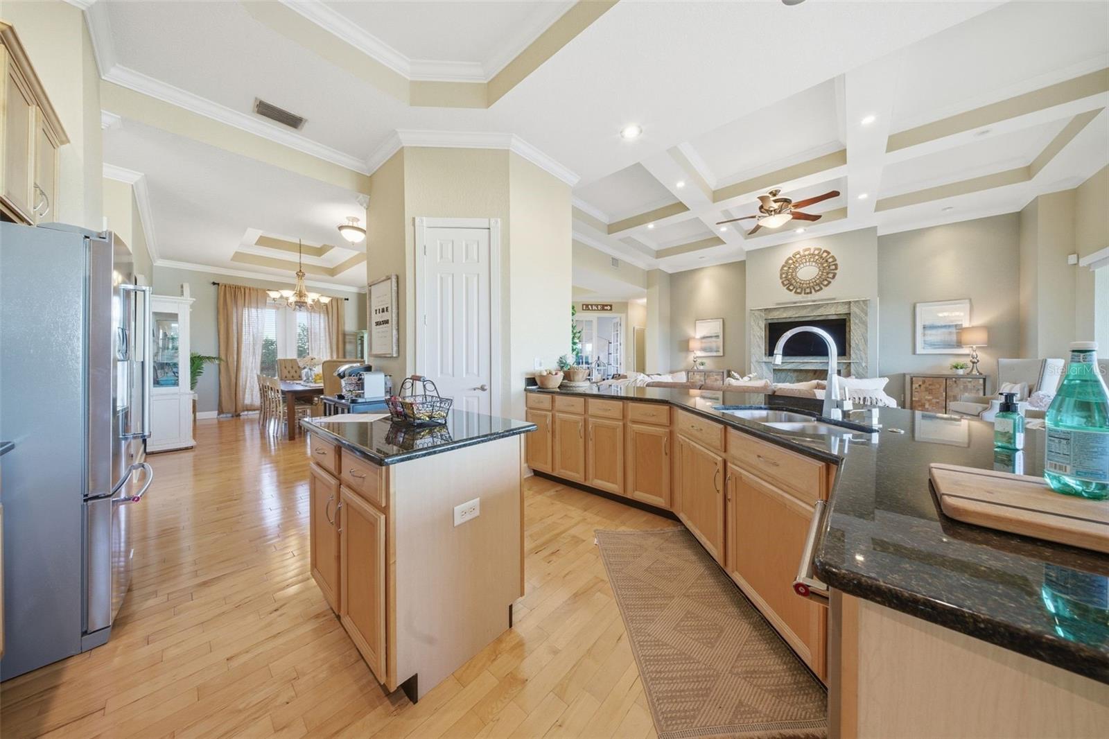 122 WATERBERRY DR