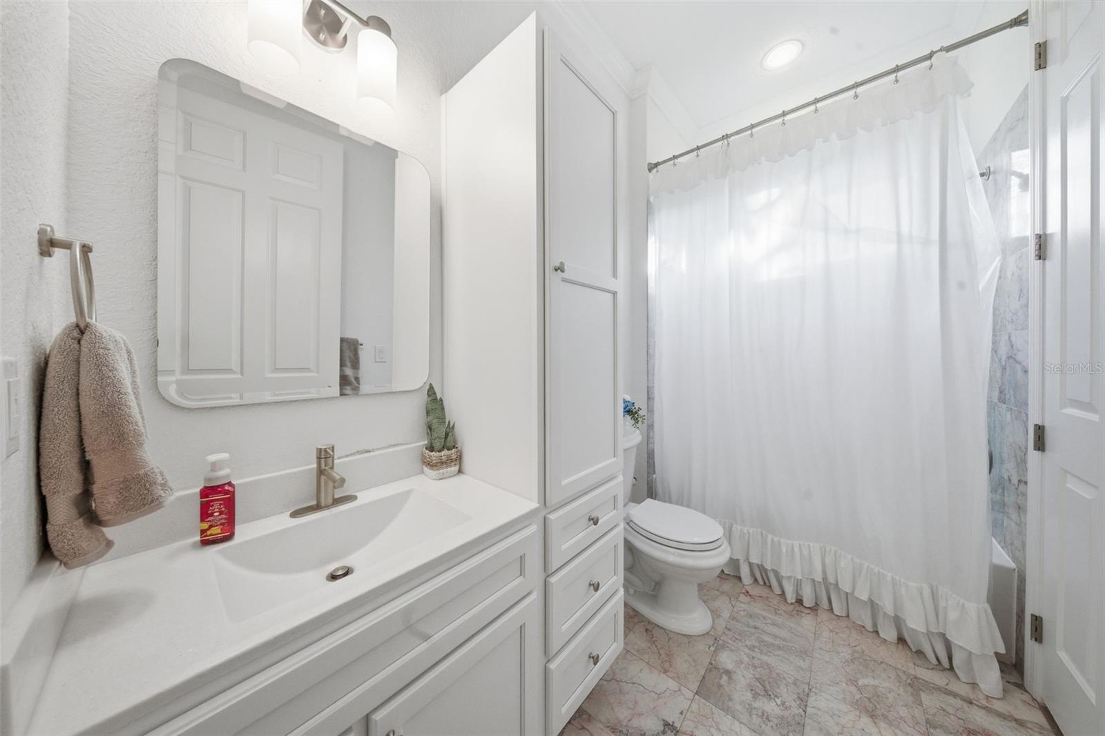 122 WATERBERRY DR