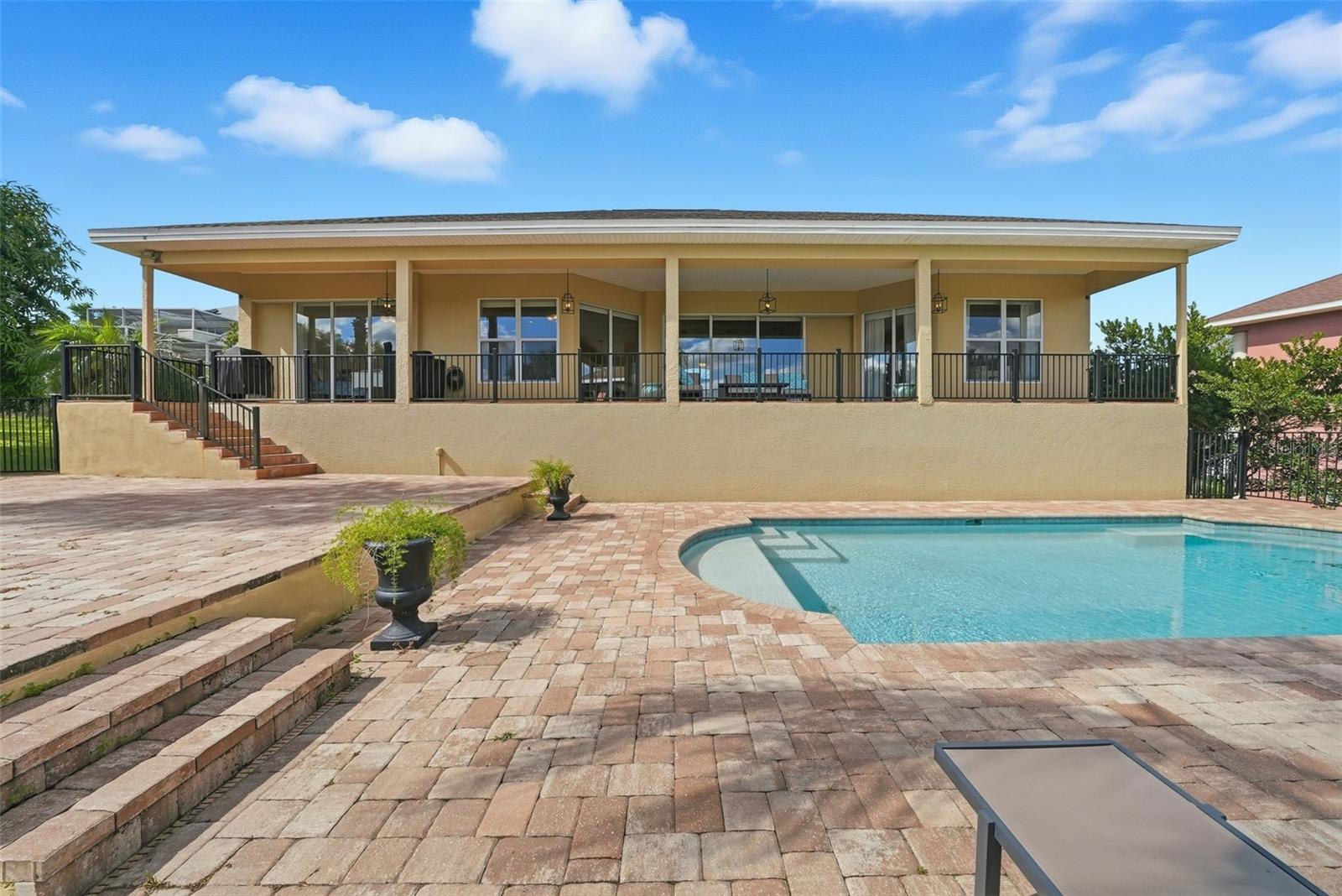 122 WATERBERRY DR
