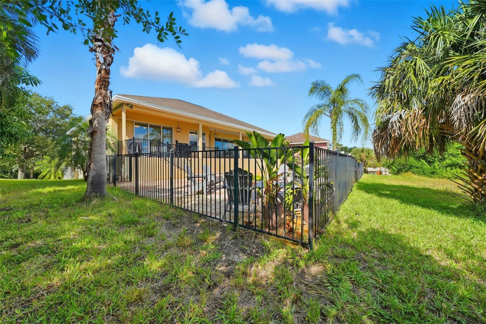 122 WATERBERRY DR