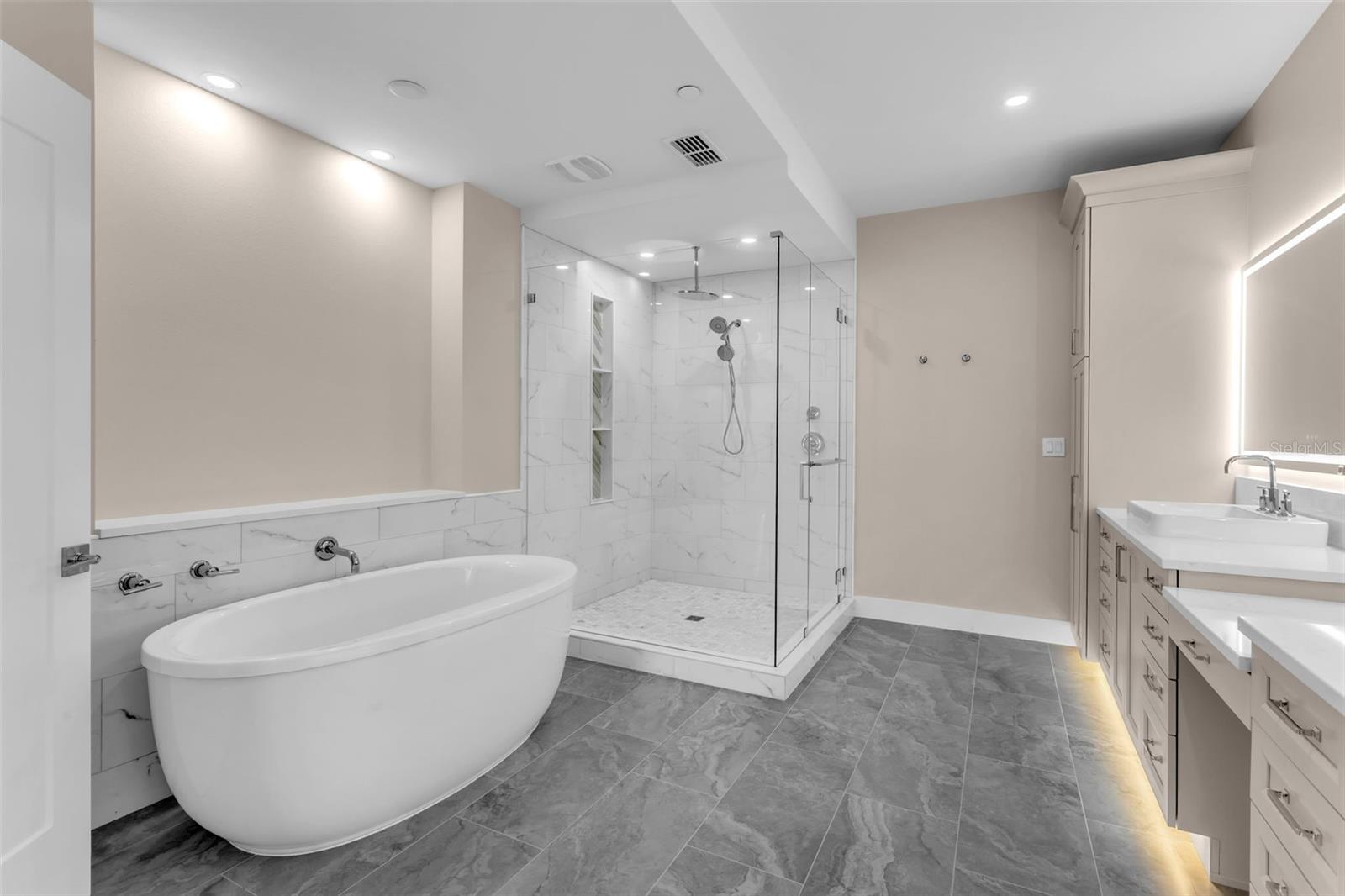 455 PINELLAS BAYWAY S #2B