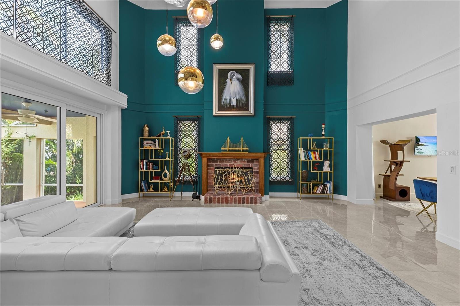 5914 LA ROSA LN