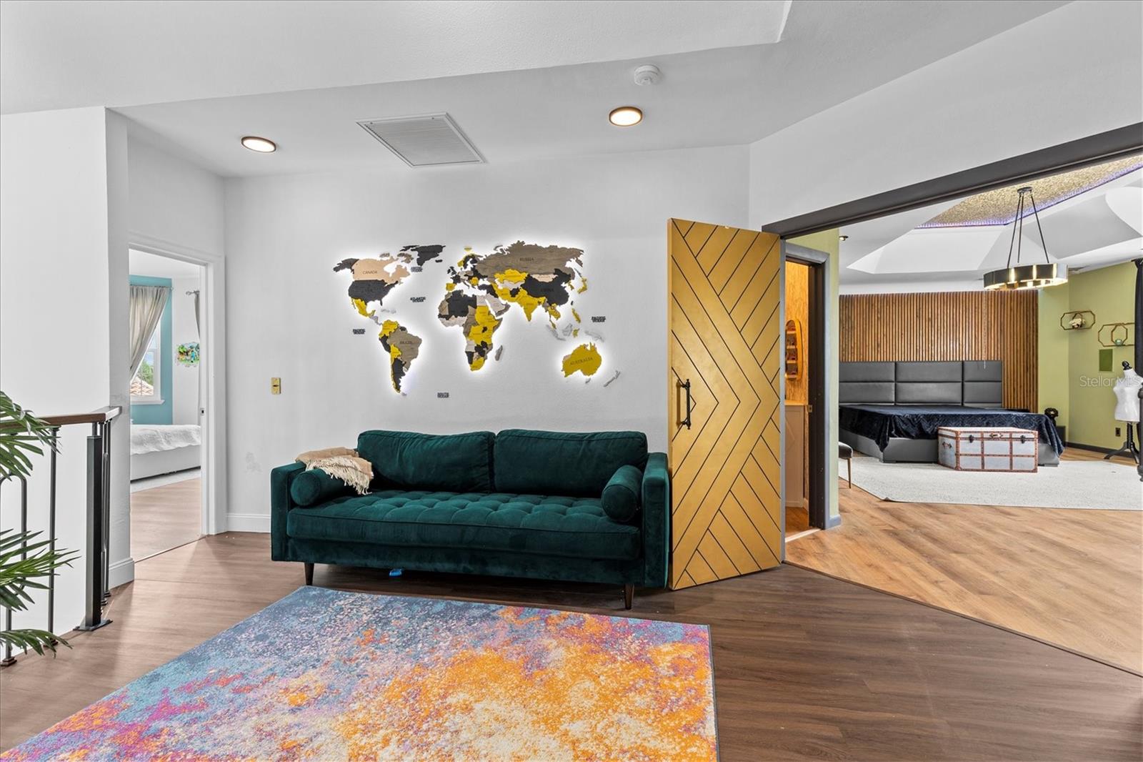 5914 LA ROSA LN