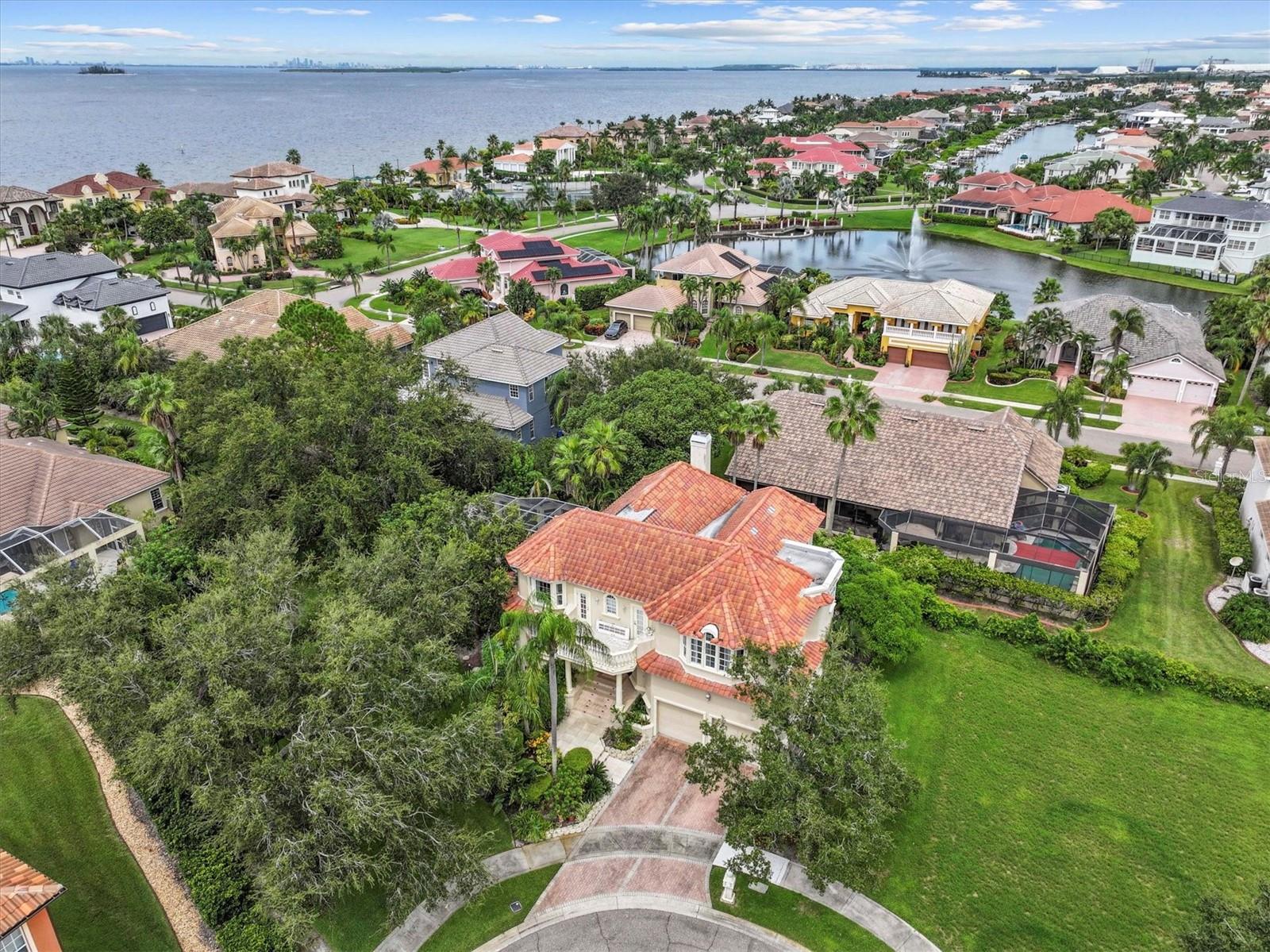 5914 LA ROSA LN