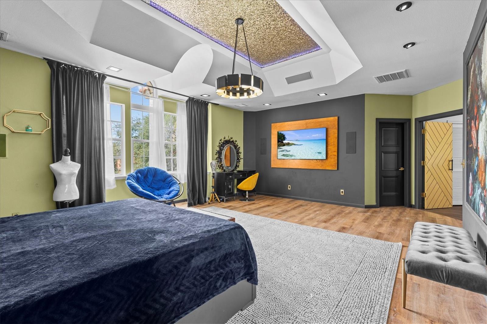 5914 LA ROSA LN
