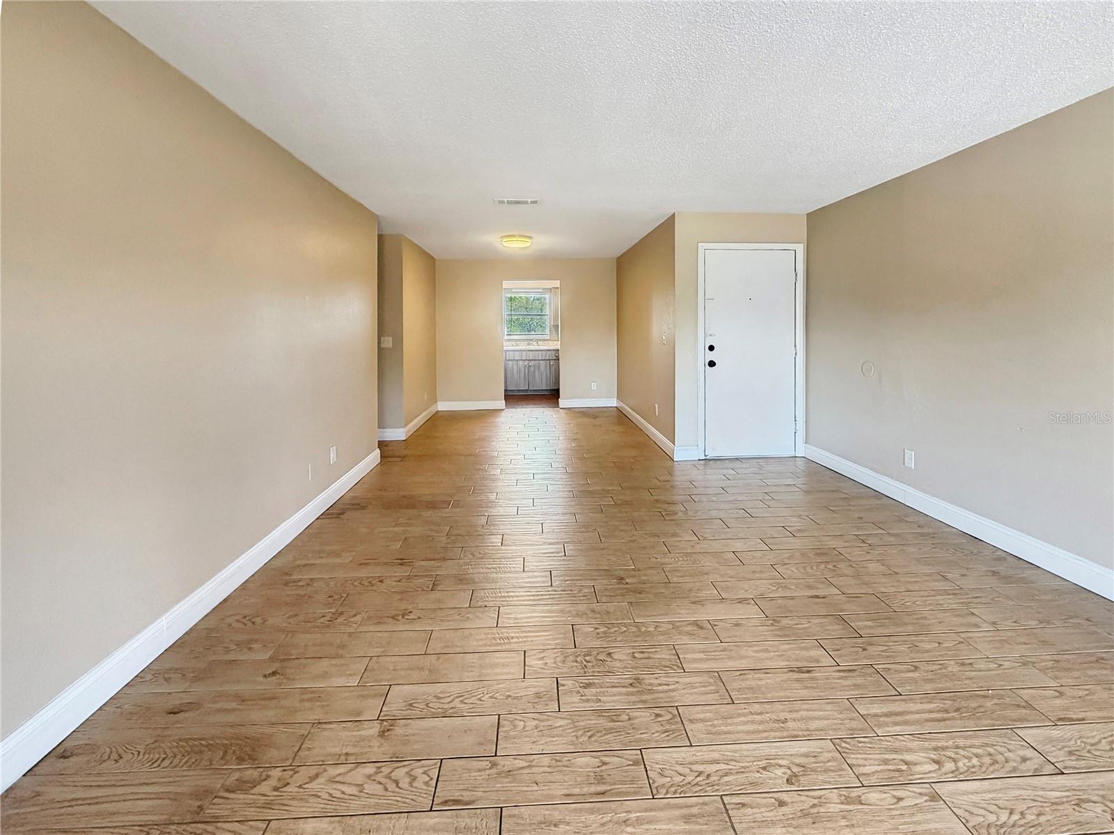 7210 N MANHATTAN AVE #2524