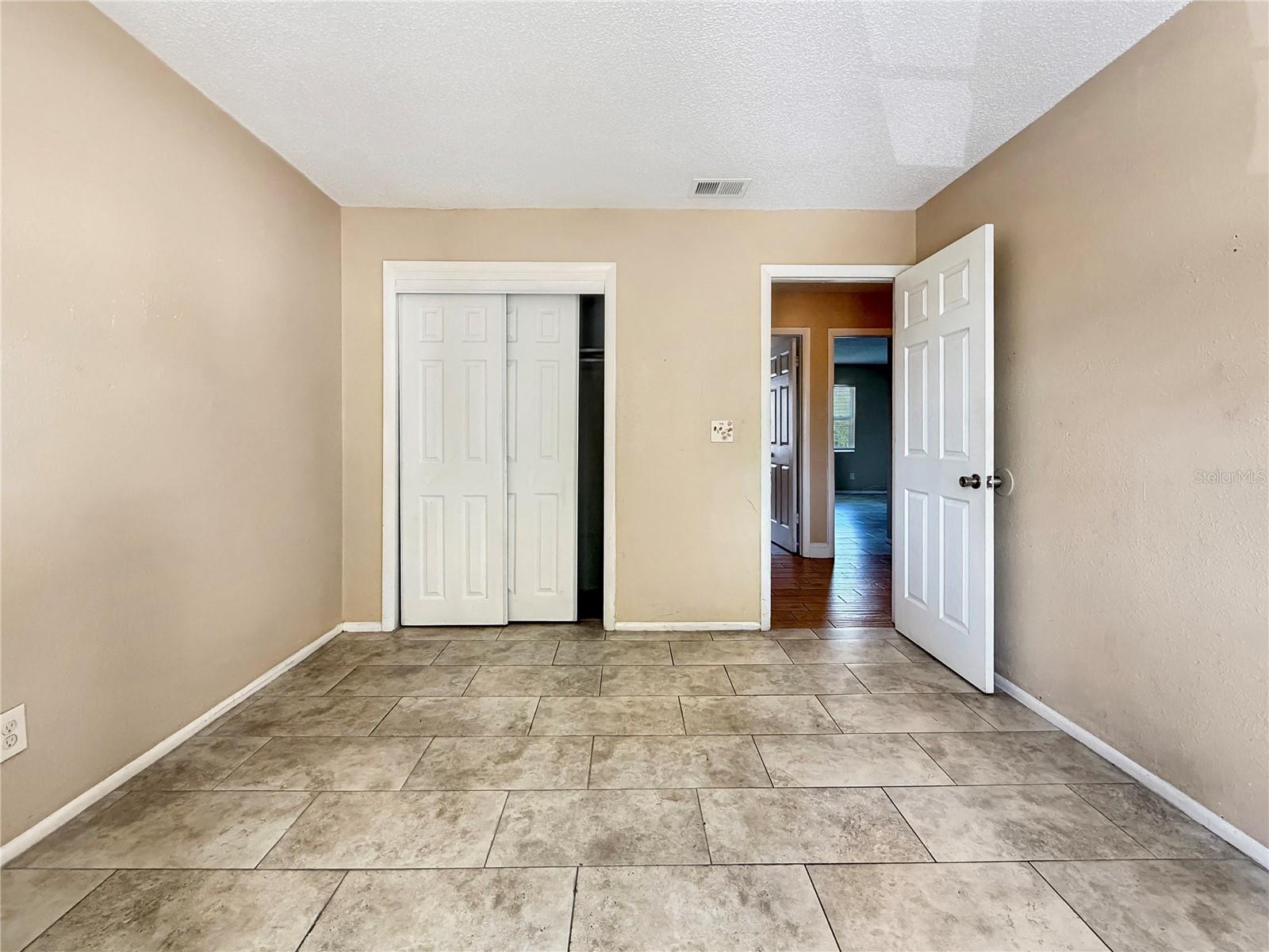 7210 N MANHATTAN AVE #2524